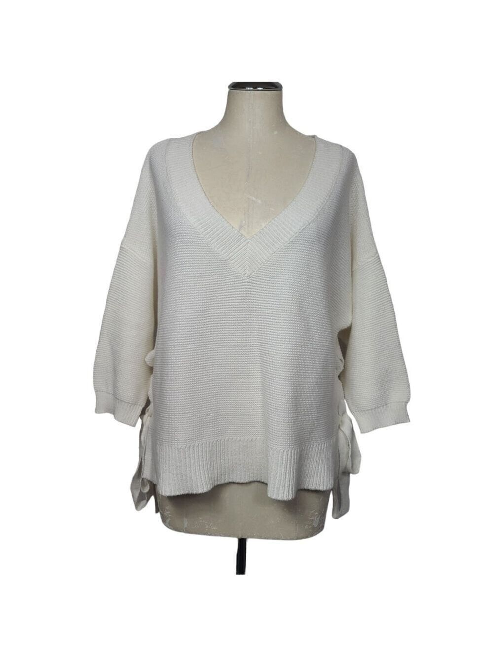 Lumiere White Lace Up V Neck Swewter M
